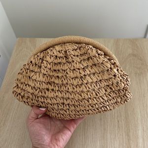 Mango mini raffia clutch